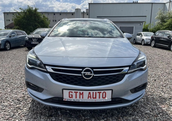 Opel Astra cena 39900 przebieg: 227000, rok produkcji 2017 z Pieniężno małe 704